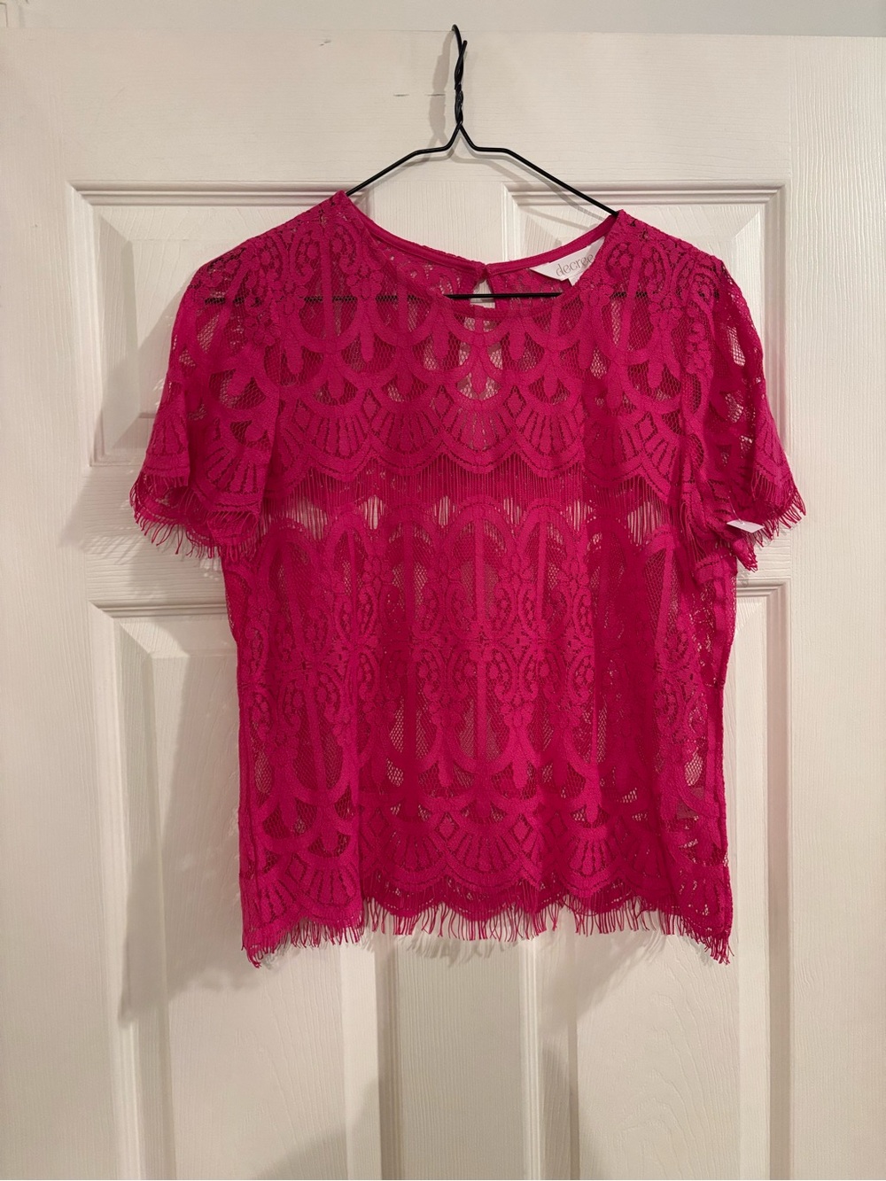 Decree Hot Pink Lace Short Sleeve Top Size M (scalloped fringe keyhole back)